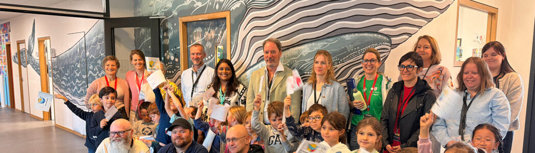 students-staff-and-exhibitors-at-ocean-symposium_cover